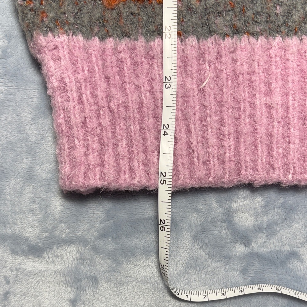 Elodie Pink and Gray Patterned Crewneck Sweater - Picture 5 of 7